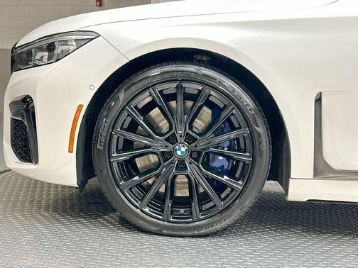 2021 BMW 750 i xDrive