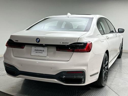 2021 BMW 750 i xDrive