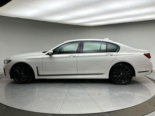 2021 BMW 750 i xDrive