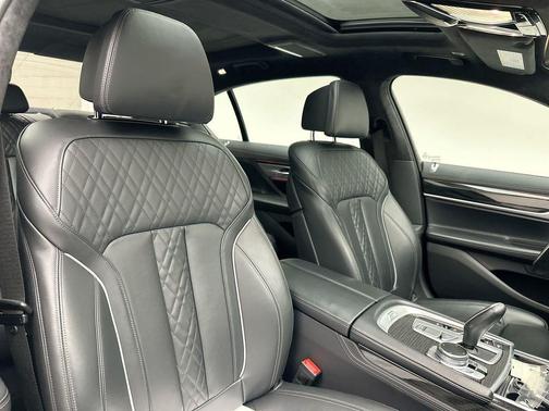 2021 BMW 750 i xDrive