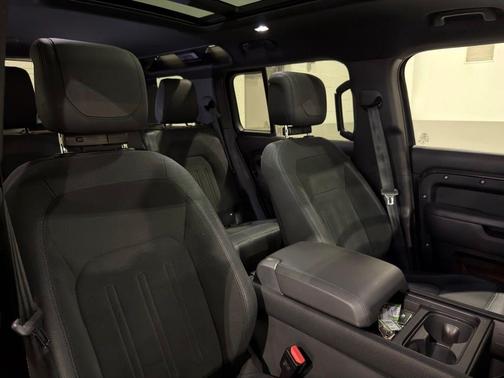 2023 Land Rover Defender 