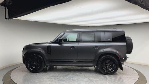 2023 Land Rover Defender 