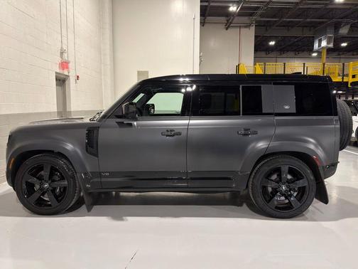 2023 Land Rover Defender 