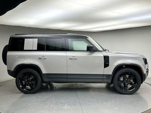 2026 Land Rover Defender 