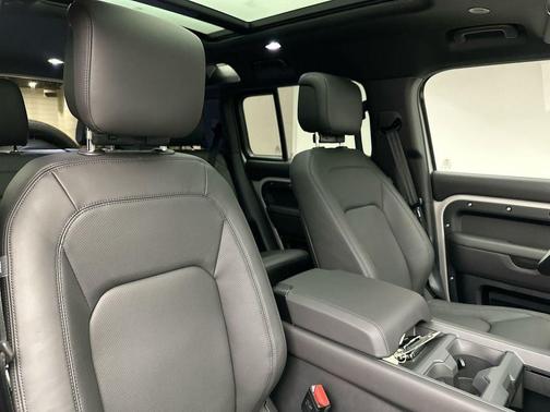 2026 Land Rover Defender 
