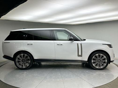 2024 Land Rover Range Rover P530 SE