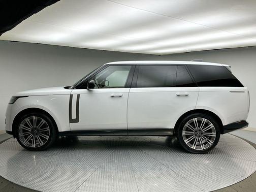 2024 Land Rover Range Rover P530 SE