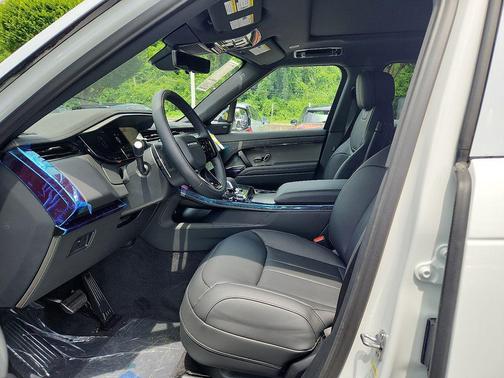 2025 Land Rover Range Rover Sport SE