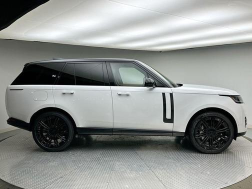2026 Land Rover Range Rover P530 SE