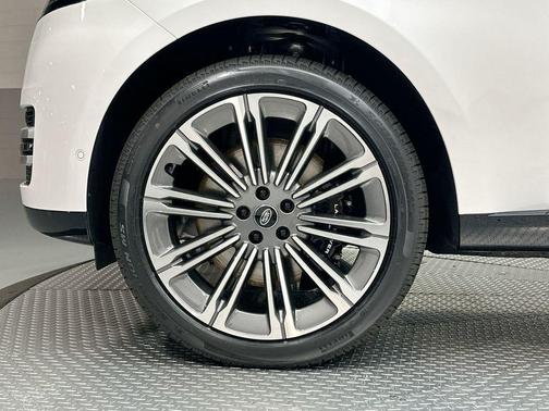 2025 Land Rover Range Rover Autobiography