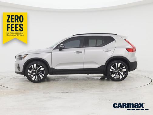 Silver 2023 Volvo XC40 B5 Plus Dark Theme