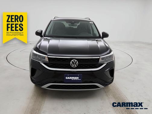Black 2024 Volkswagen Taos SE