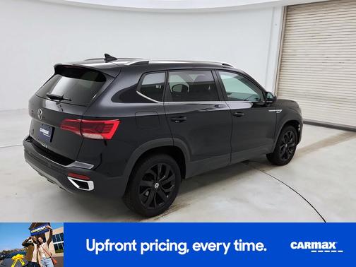Black 2024 Volkswagen Taos SE
