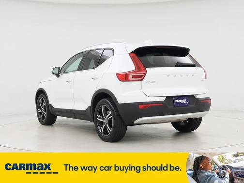 2025 Volvo XC40 B5 Core Bright Theme