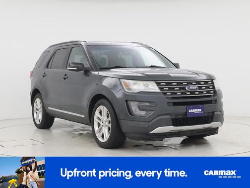 Green 2016 Ford Explorer XLT