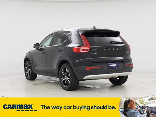 2025 Volvo XC40 B5 Core Bright Theme