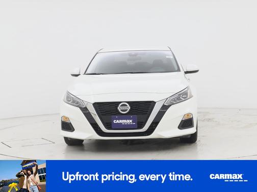 White 2021 Nissan Altima SV