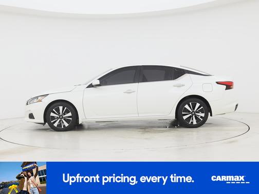 White 2021 Nissan Altima SV