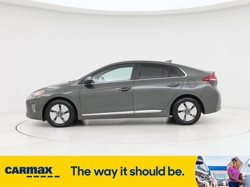 2022 Hyundai IONIQ Hybrid SE
