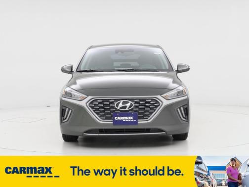 2022 Hyundai IONIQ Hybrid SE