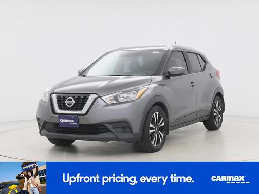 Gray 2018 Nissan Kicks SV