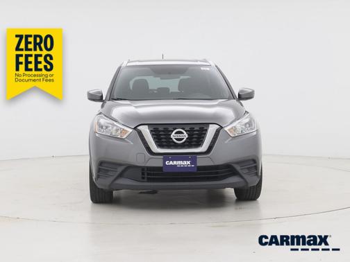 Gray 2018 Nissan Kicks SV