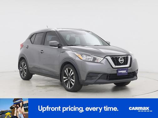 Gray 2018 Nissan Kicks SV