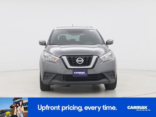Gray 2018 Nissan Kicks SV