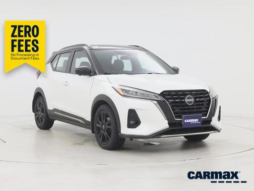 White 2022 Nissan Kicks SR