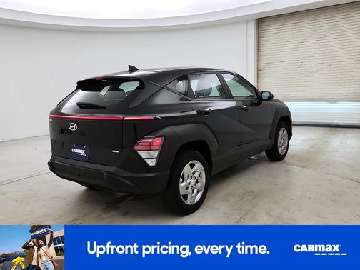 Black 2024 Hyundai KONA SE