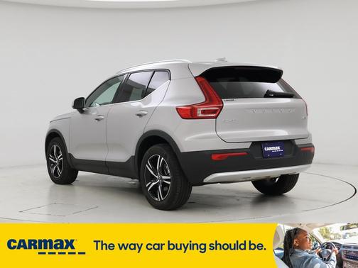 2025 Volvo XC40 B5 Core Bright Theme