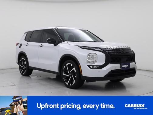 White 2024 Mitsubishi Outlander SE Black Edition