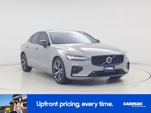 2024 Volvo S60 B5 Core Dark Theme