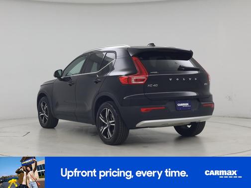 2025 Volvo XC40 B5 Core Bright Theme
