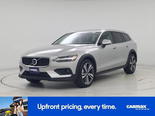 2025 Volvo V60 Cross Country B5 Plus