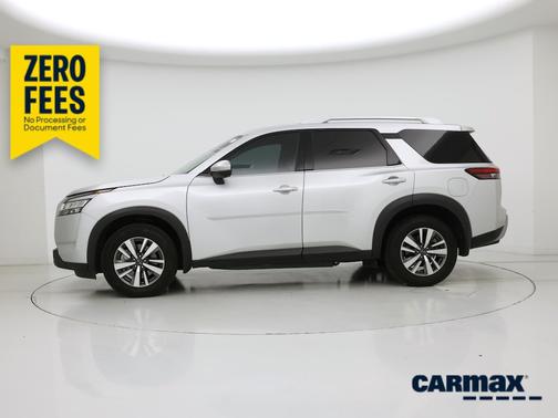 Silver 2024 Nissan Pathfinder SL