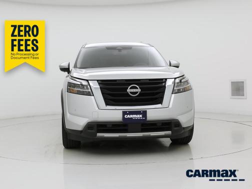 Silver 2024 Nissan Pathfinder SL