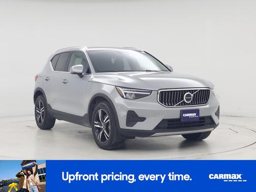 2025 Volvo XC40 B5 Core Bright Theme