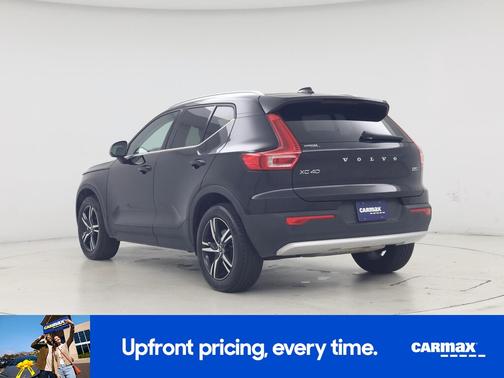 2025 Volvo XC40 B5 Core Bright Theme