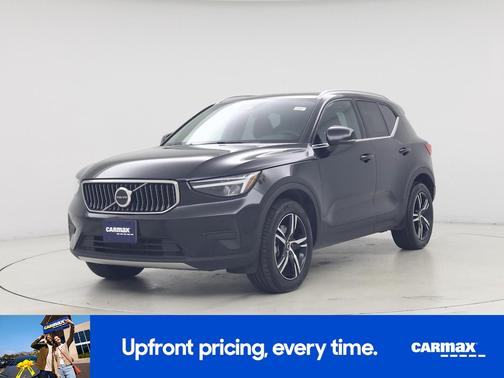2025 Volvo XC40 B5 Core Bright Theme