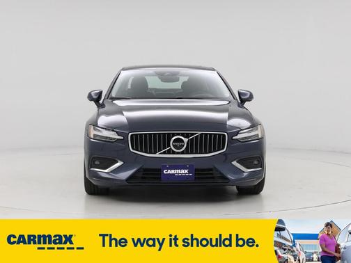 2022 Volvo S60 B5 Inscription