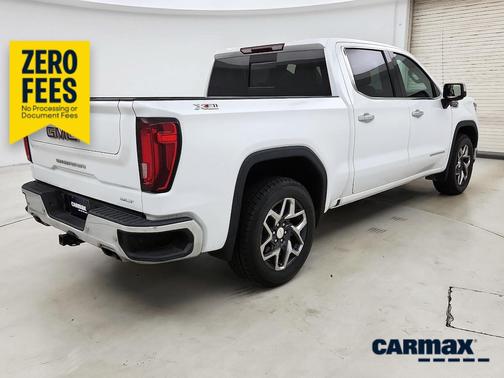 White 2022 GMC Sierra 1500 SLT