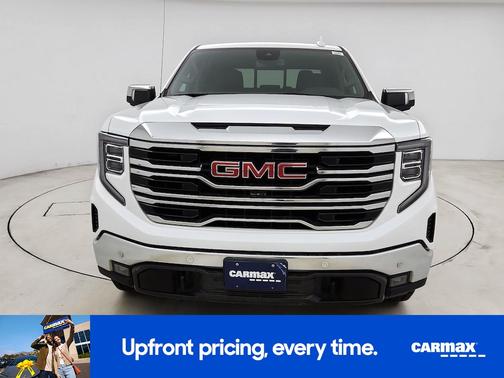 White 2022 GMC Sierra 1500 SLT