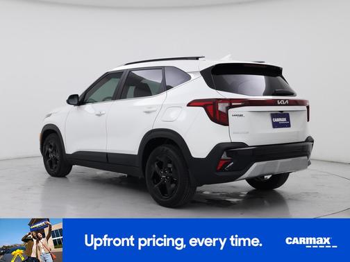 White 2026 Kia Seltos EX