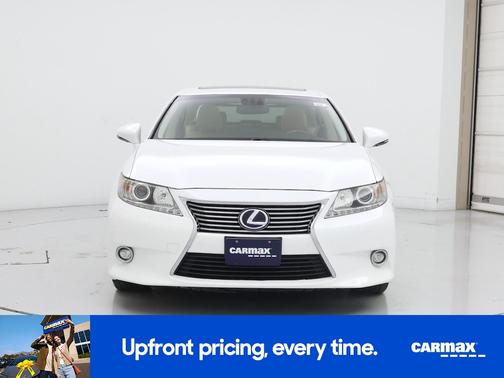 White 2014 Lexus ES 300h