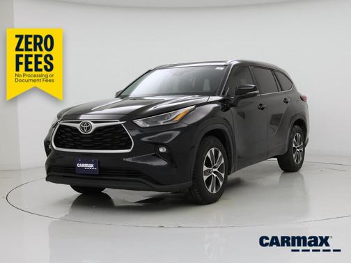 Black 2023 Toyota Highlander XLE