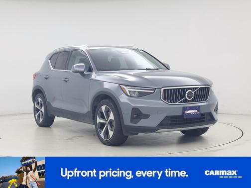 2023 Volvo XC40 B5 Plus Bright Theme