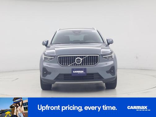 2023 Volvo XC40 B5 Plus Bright Theme
