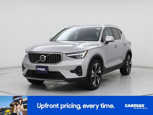2023 Volvo XC40 B5 Plus Bright Theme