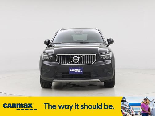 2025 Volvo XC40 B5 Core Bright Theme